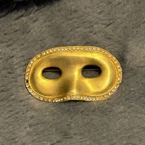 😉Bundle Days😉 Vintage Gold-Tone Masquerade Mask Brooch Pin Rhinestone Accents